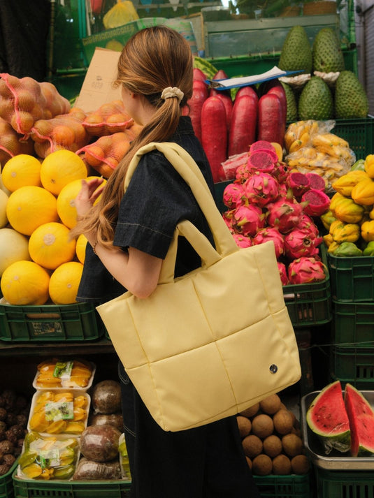 Bolso grande acolchado mantequilla