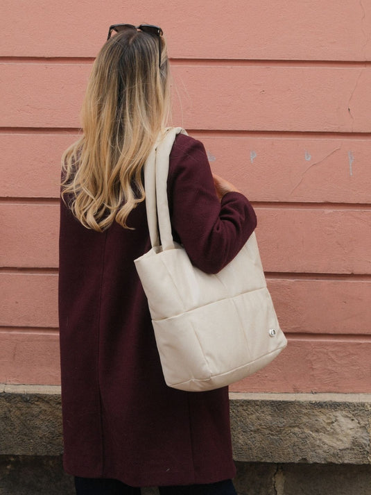 Bolso grande acolchado vainilla