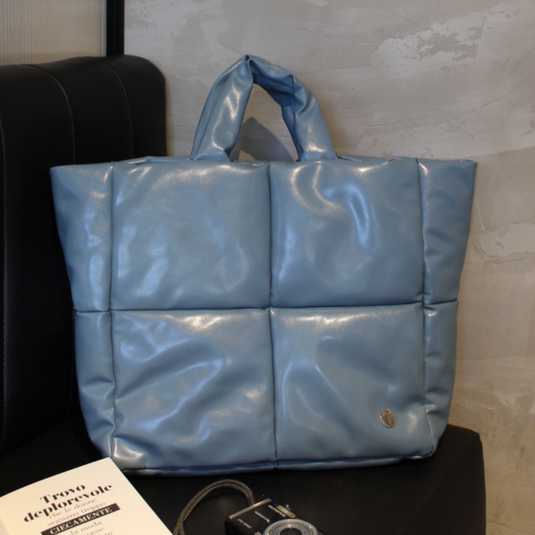 Bolso grande acolchado azul
