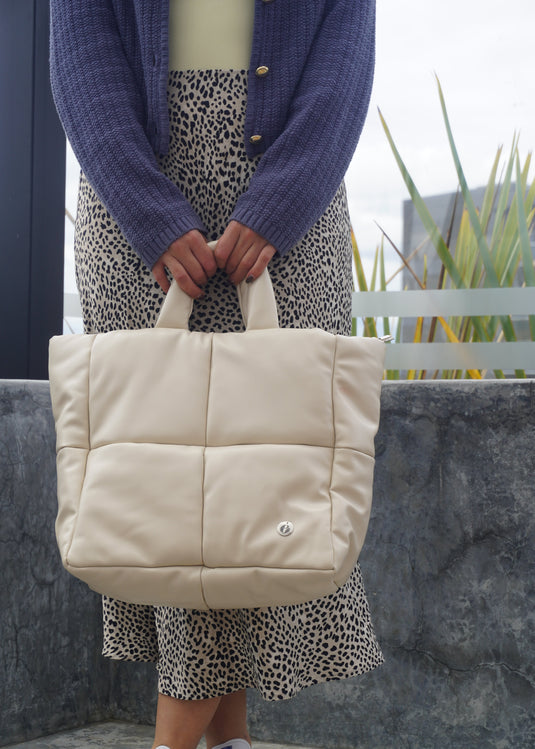 BOLSO GRANDE ACOLCHADO VAINILLA