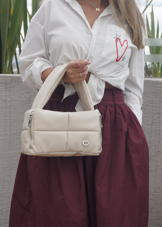 BOLSO DE MANO ACOLCHADO VAINILLA