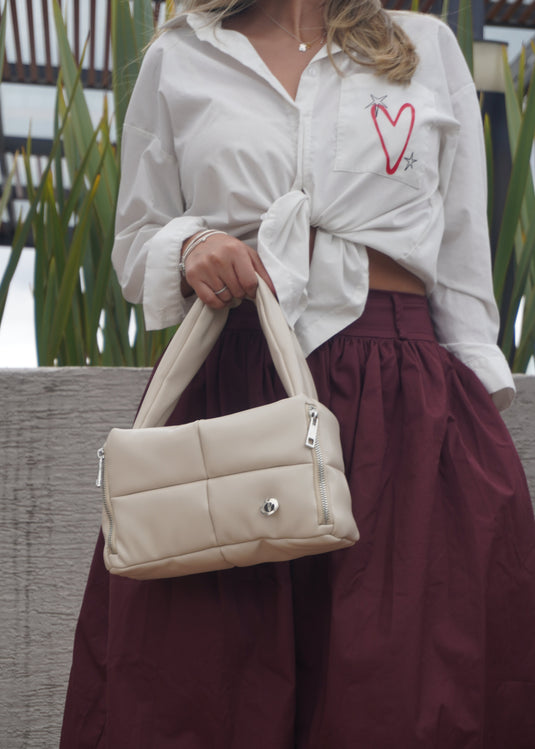 BOLSO DE MANO ACOLCHADO VAINILLA