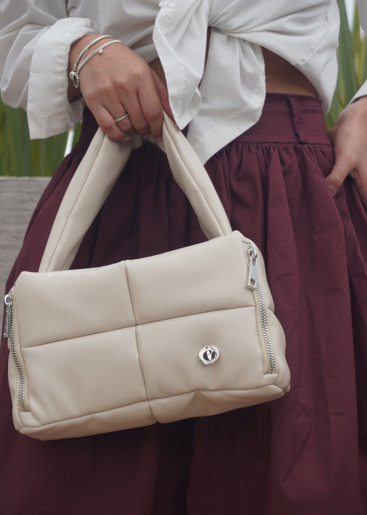 BOLSO DE MANO ACOLCHADO VAINILLA