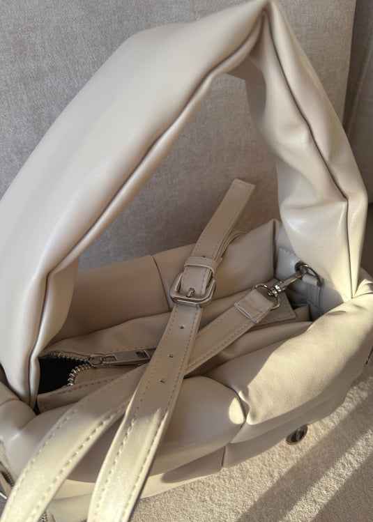 BOLSO DE MANO ACOLCHADO VAINILLA