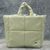 Bolso grande acolchado pistacho