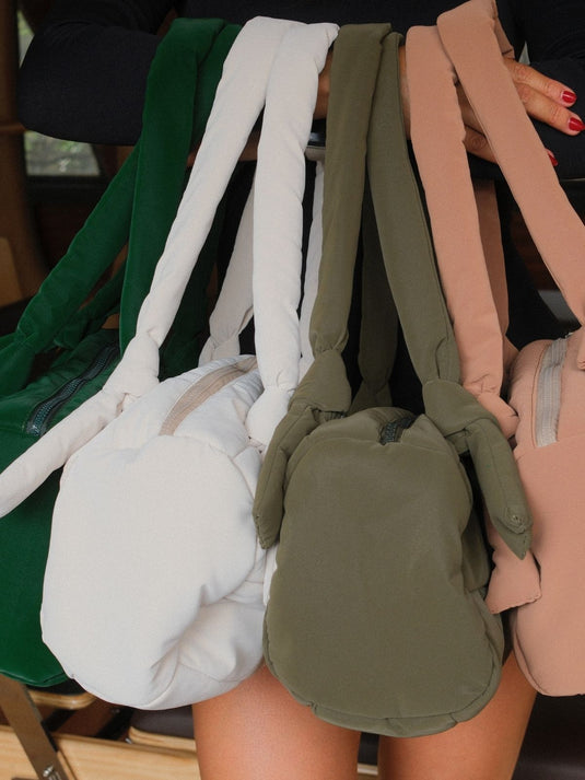 Bolso deportivo acolchado Ellora - detalle de tela acolchada