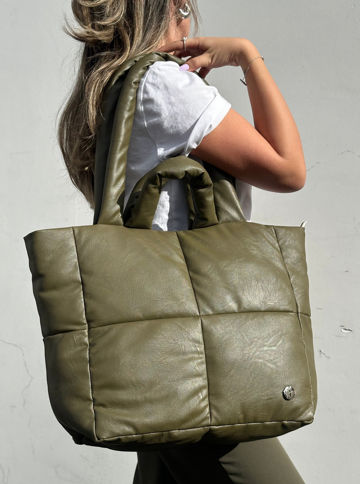 BOLSO GRANDE ACOLCHADO OLIVA