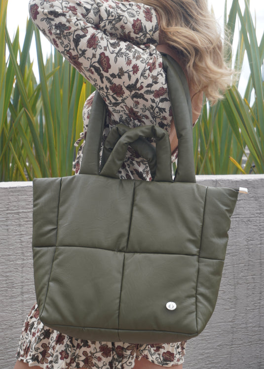 BOLSO GRANDE ACOLCHADO OLIVA