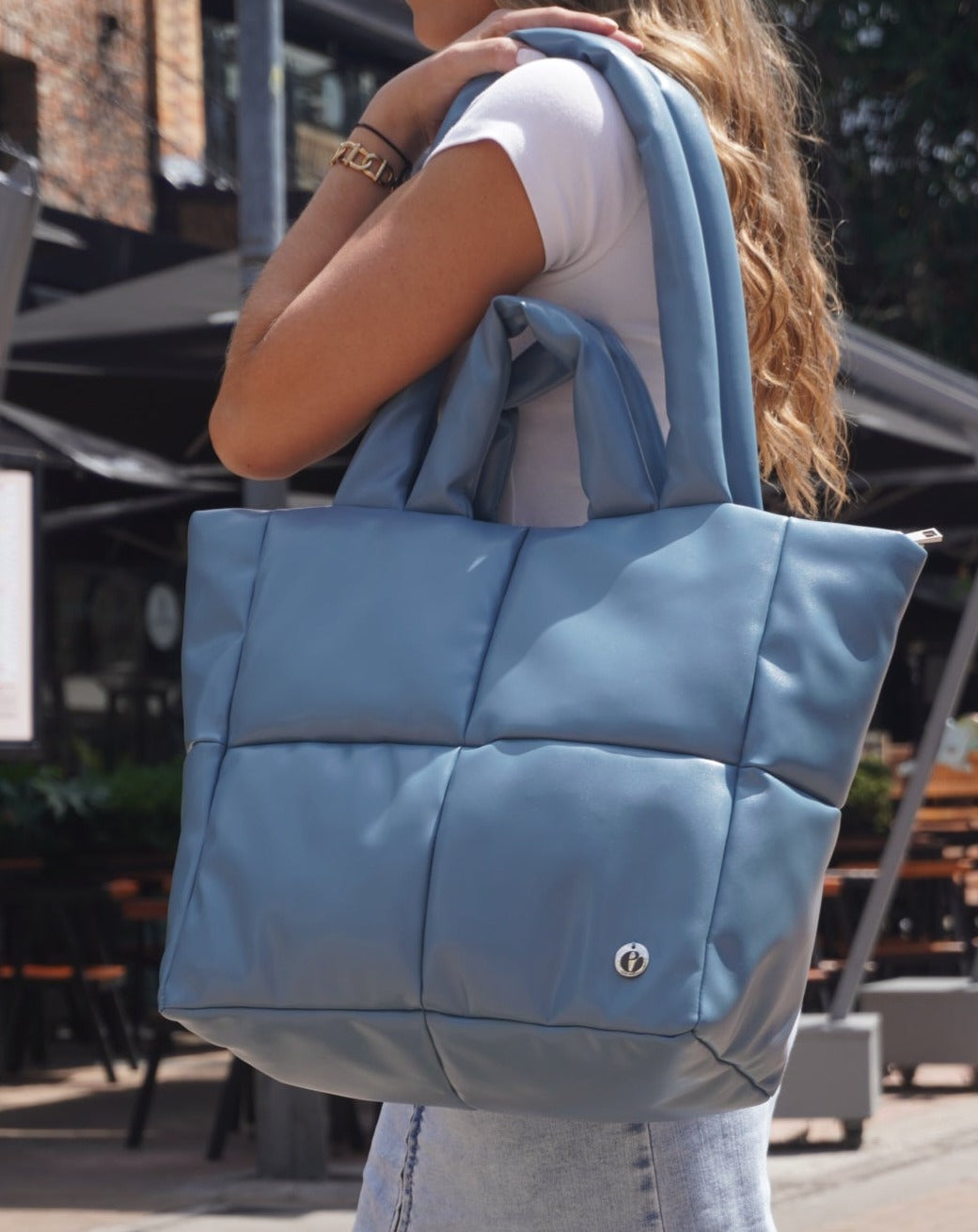 BOLSO GRANDE ACOLCHADO AZUL